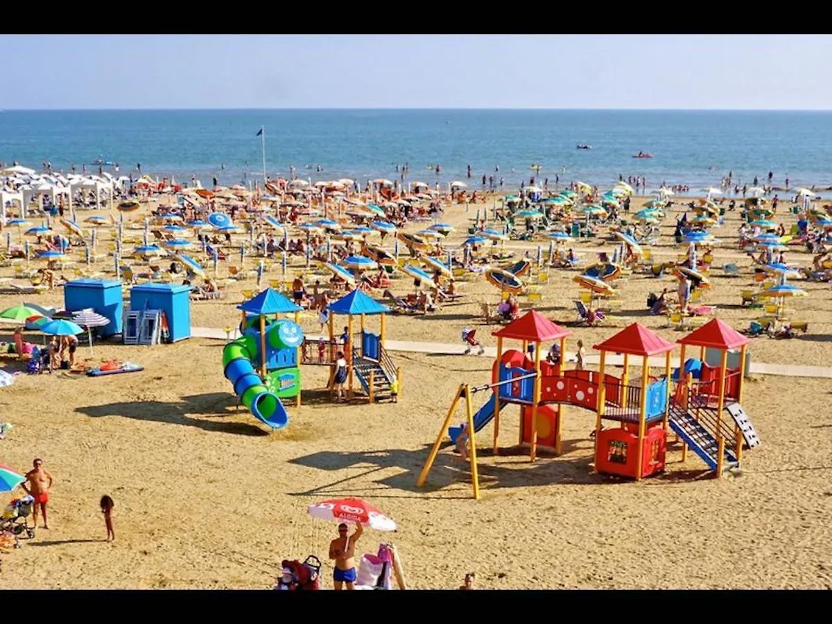 Beautiful Apartment Close To Bibione Beach - Beahost