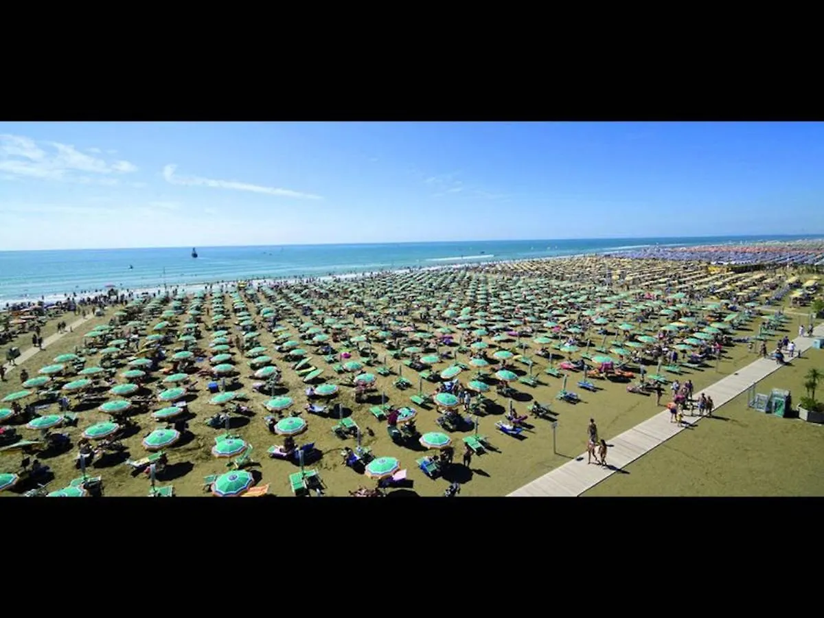 Beautiful Apartment Close To Bibione Beach - Beahost